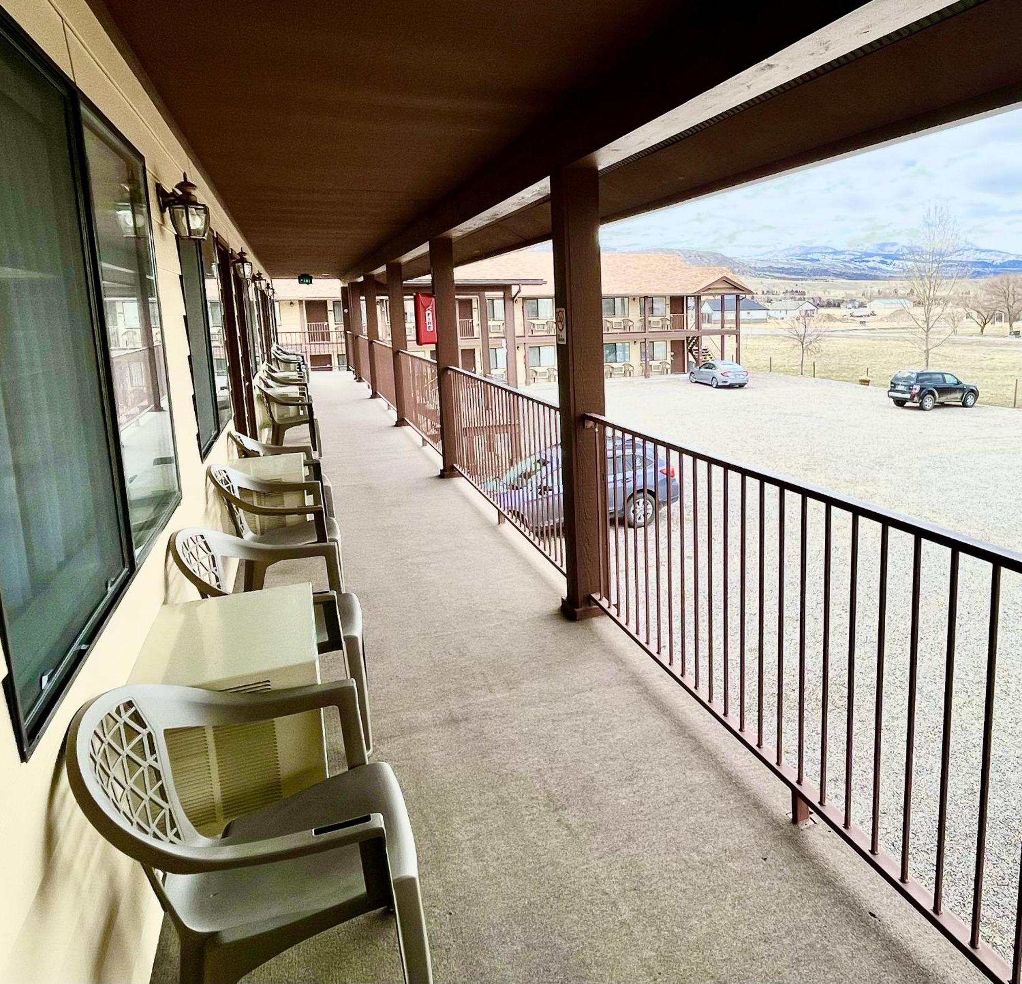 Red Bear Inn Эннис Экстерьер фото