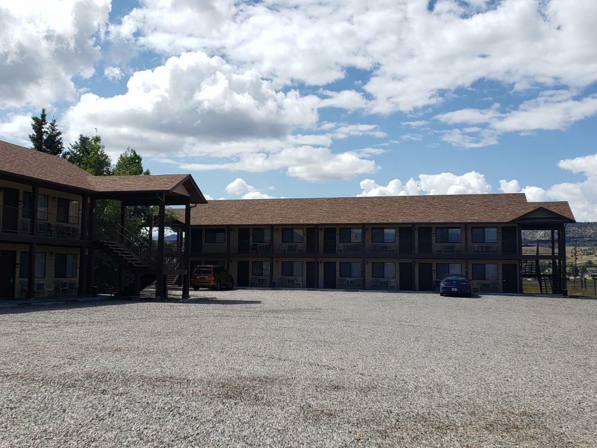 Red Bear Inn Эннис Экстерьер фото