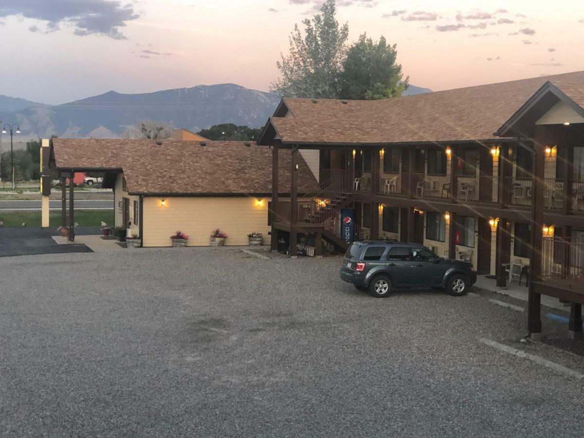 Red Bear Inn Эннис Экстерьер фото